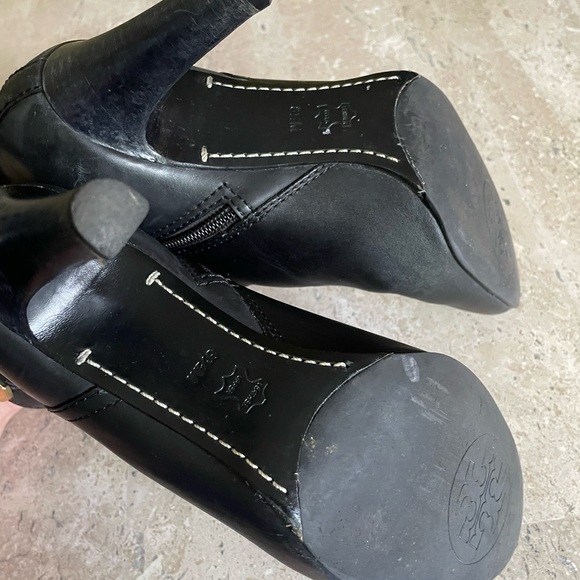 Tory Burch Bristol Black Leather Bootie Gold Logo 8 1/2 - Picture 8 of 14